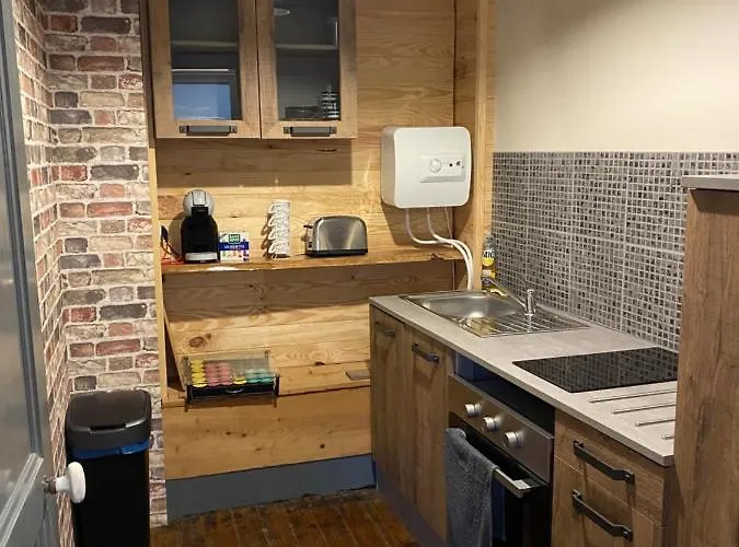 Tour Du Château De Gondole * Le Cendre