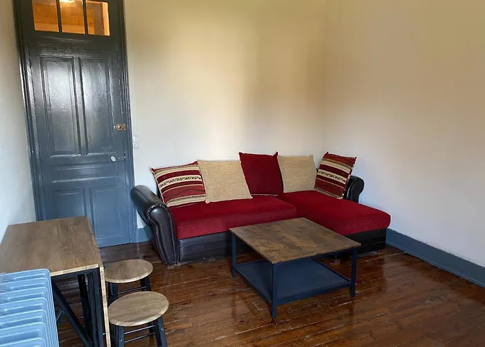 Tour Du Château De Gondole * Le Cendre